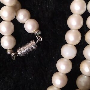 Small pearl necklace antique